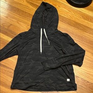 Women’s Vuori Small Black Camouflage Lightweight Hoodie Shirt